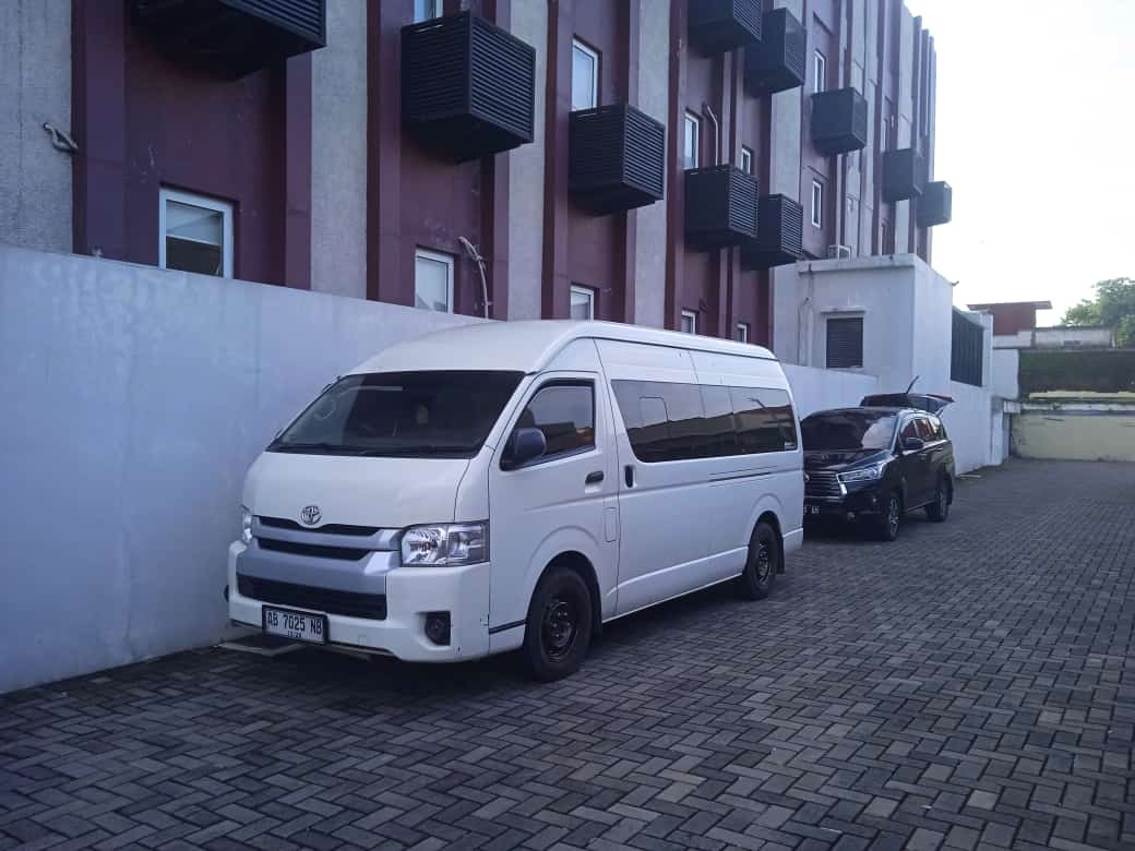 sewa mobil hiace jogja-bali sewa mobil hisce jogja-bali